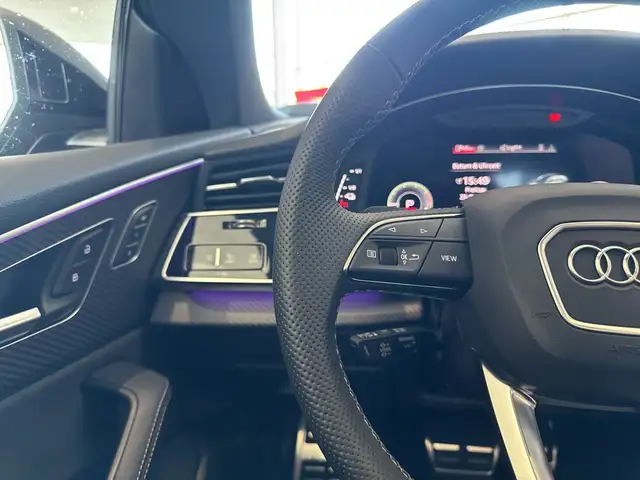 Audi Q8 view 15