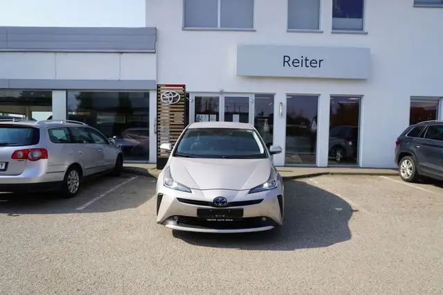 Toyota Prius 1,8 VVT-i *HUD*SHZ*MWST*