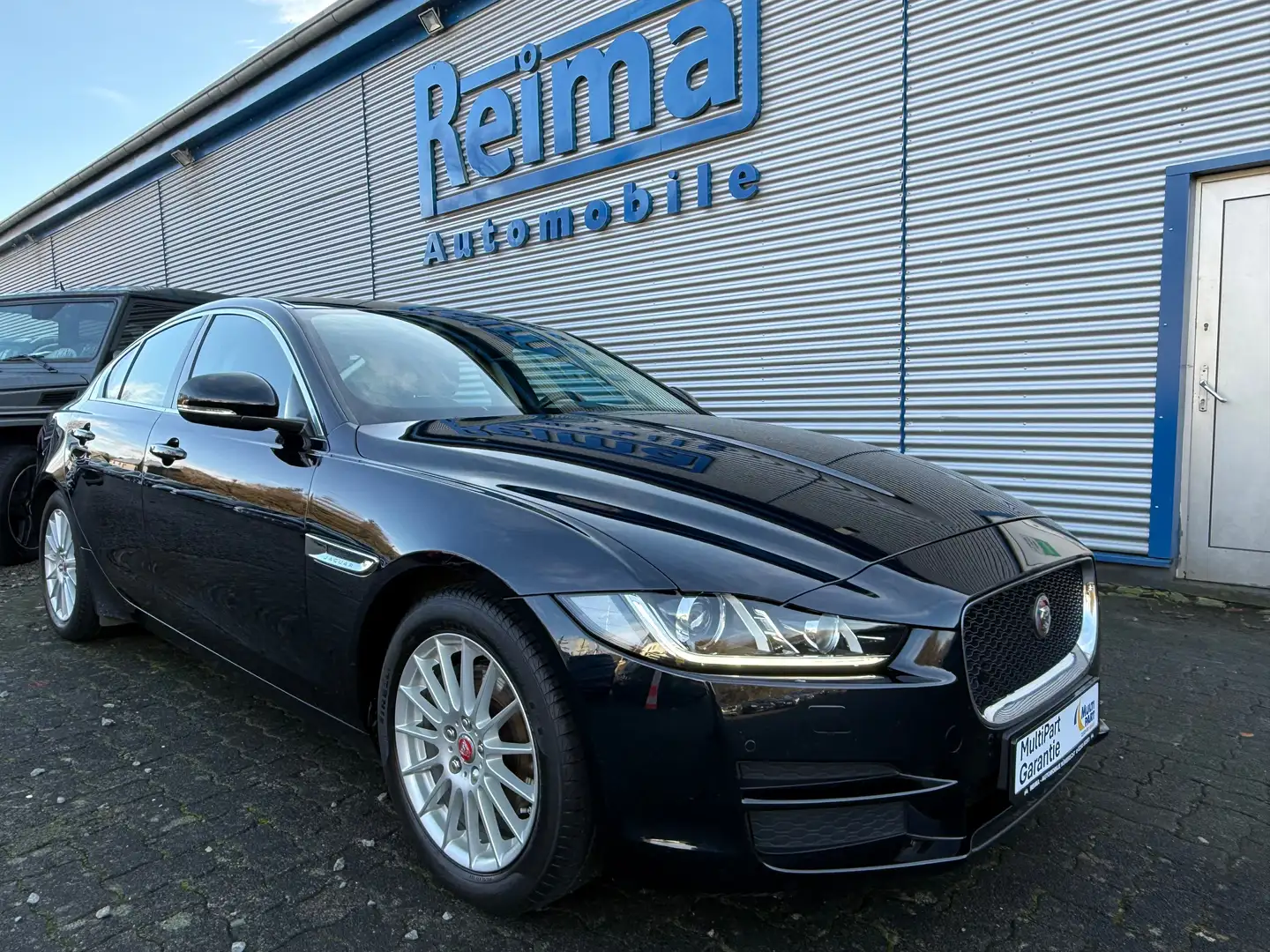 Jaguar XE Automatik, Xenon, LED Синій - 1