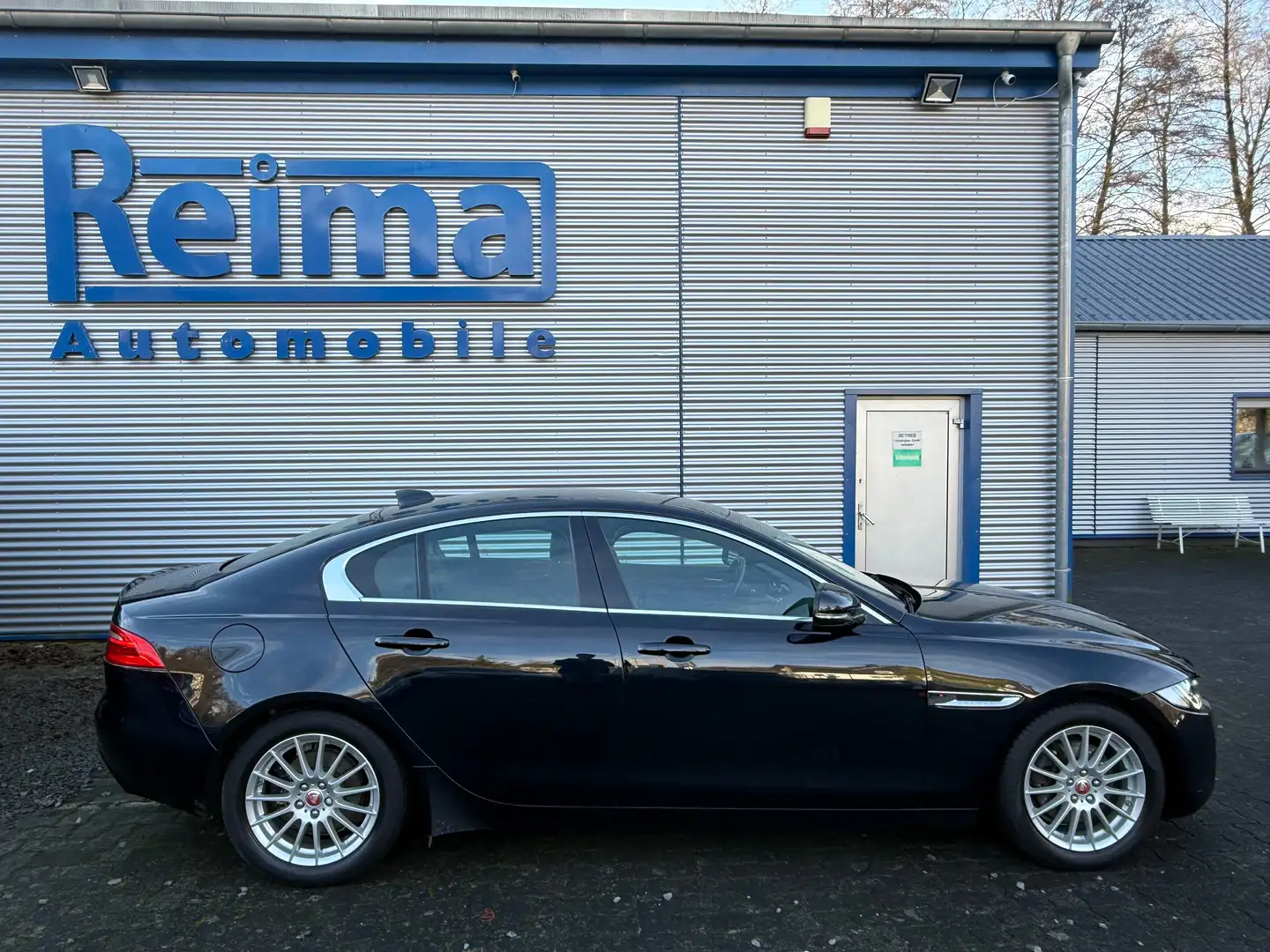 Jaguar XE Automatik, Xenon, LED Синій - 2