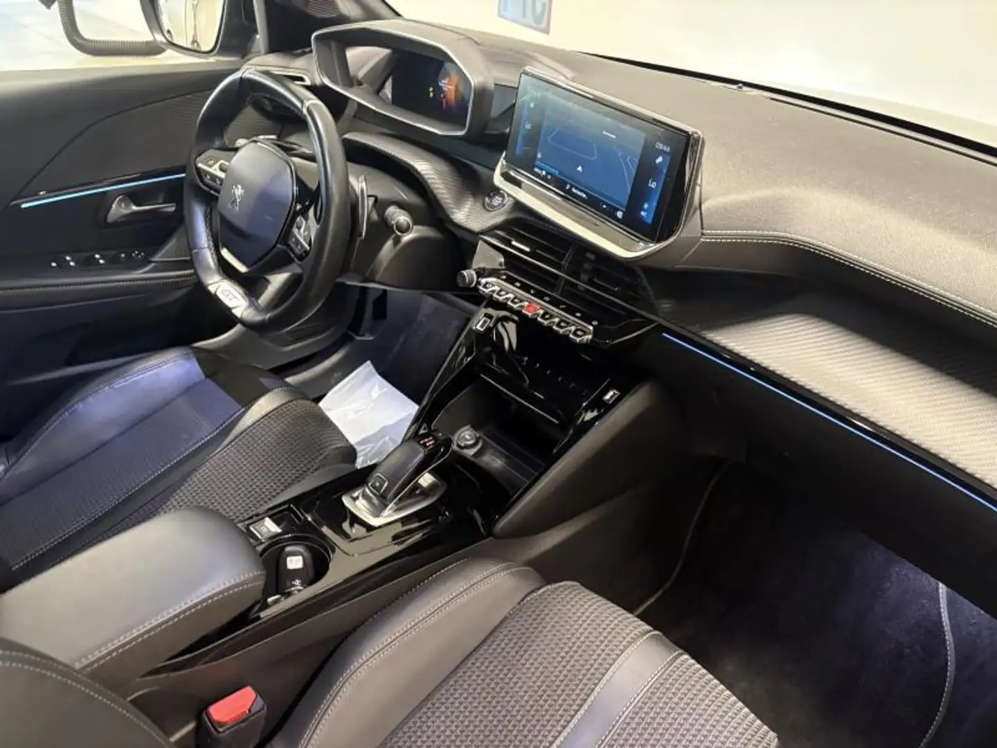 Peugeot 208 GTLine-GPS-CAMERA-BOITE AUTO Gris - 2