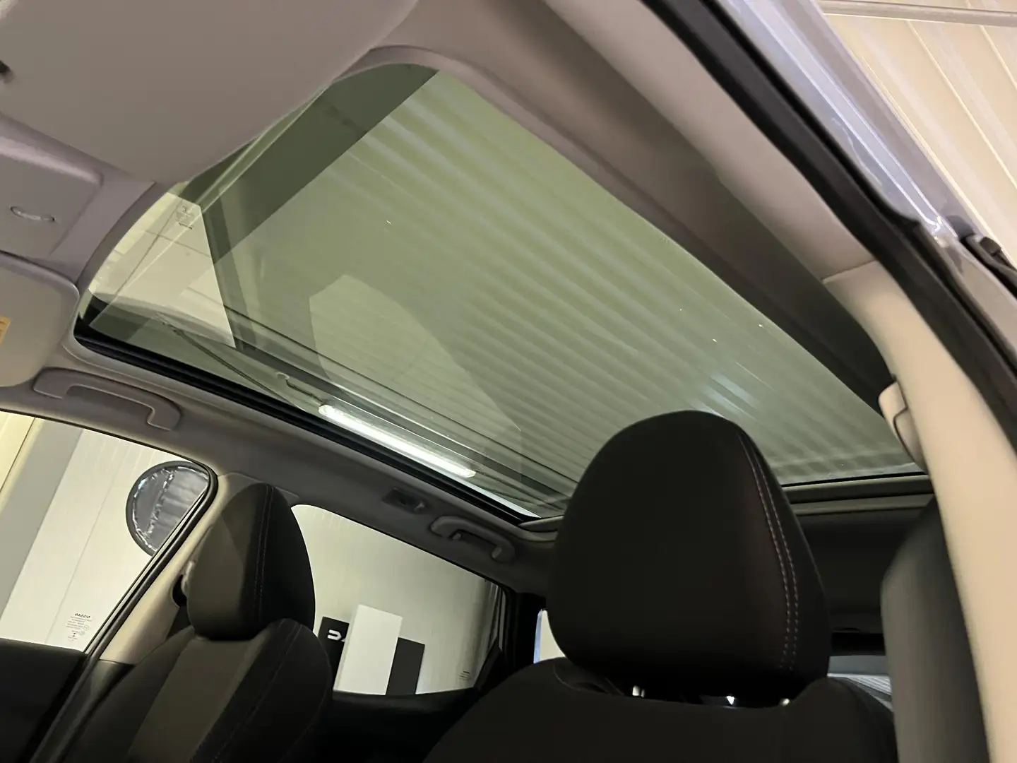 Nissan Qashqai 1.3 DIG-T N-Connecta | Panoramadak | 360º Camera | Grijs - 2