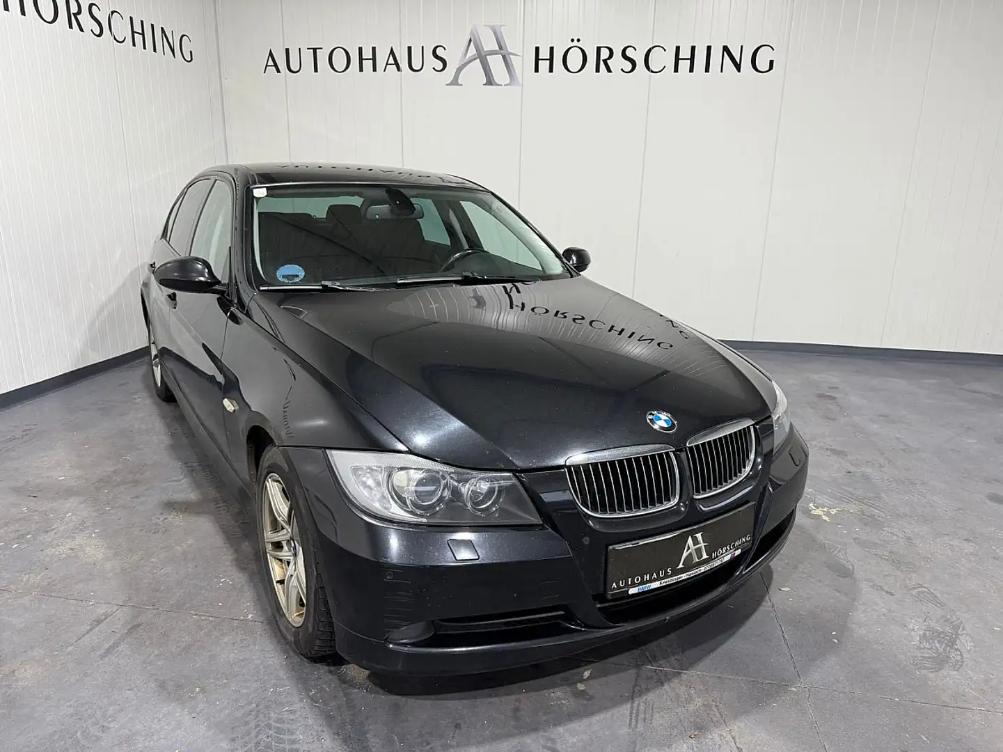 BMW 325 xi Österreich-Paket Aut. Schwarz - 1