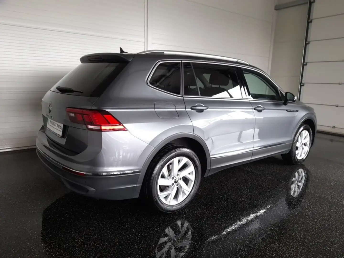 Volkswagen Tiguan Allspace LIFE 2,0 TDI DSG *LED MIT FLA / HEAD-UP / VIRTUELL PRO / NAVI / AHV / ACC / E-KLAPPE / VERKEHRSZEICHENASSIST* Grau - 2