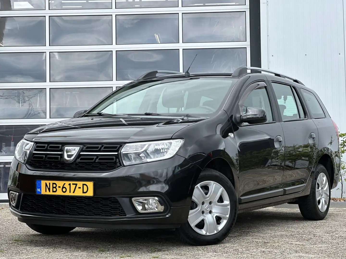 Dacia Logan MCV 0.9 TCe Bi-Fuel Laureate 90pk | LPG | Airco | Zwart - 1