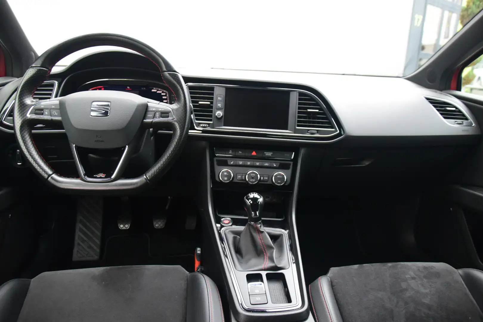 SEAT Leon ST 1.0 TSI FR Ultimate Edition Priv/Glass Stoelver Rot - 2