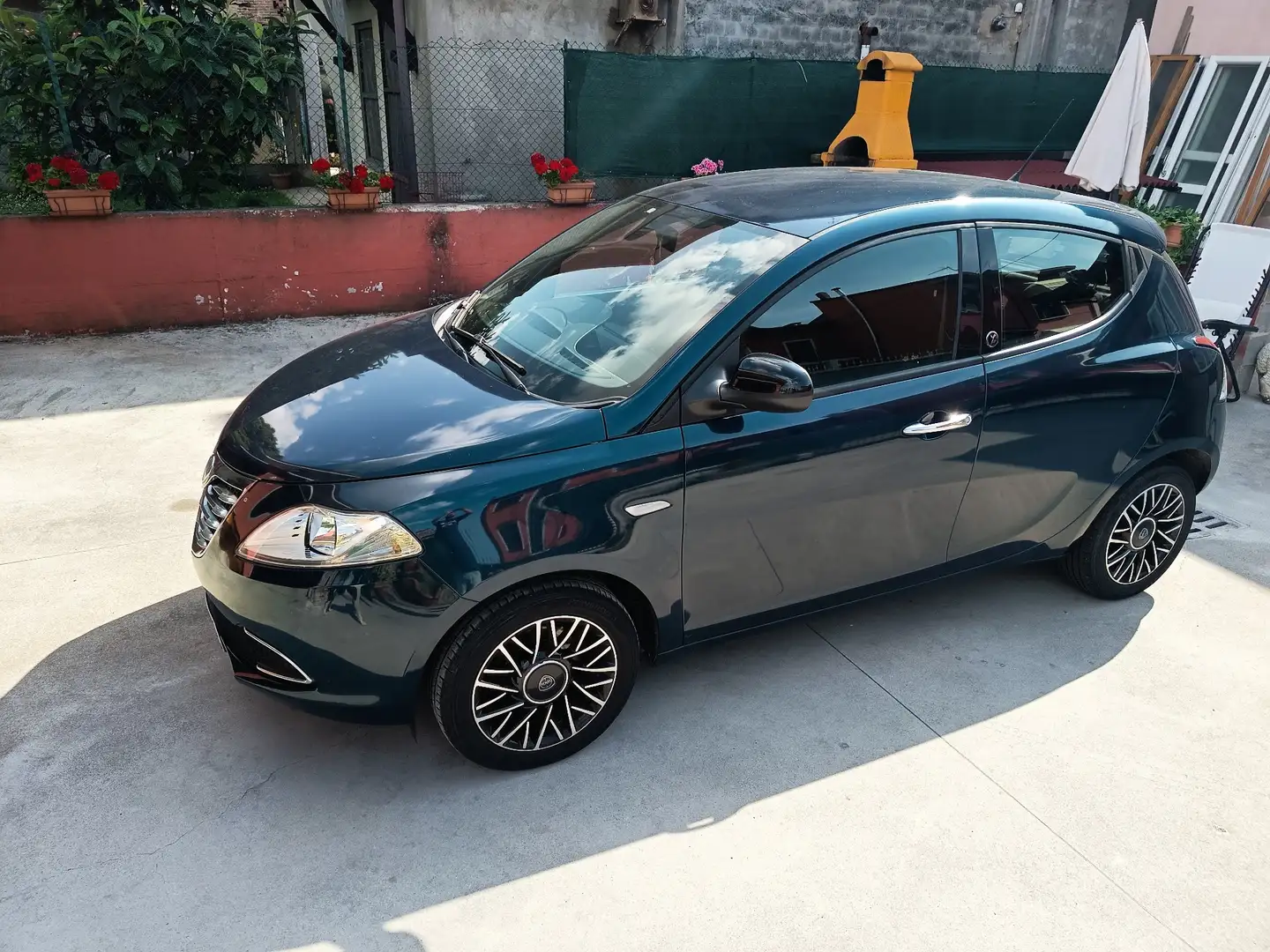 Lancia Ypsilon 1.2 8v 30th Anniversary 69cv - 1