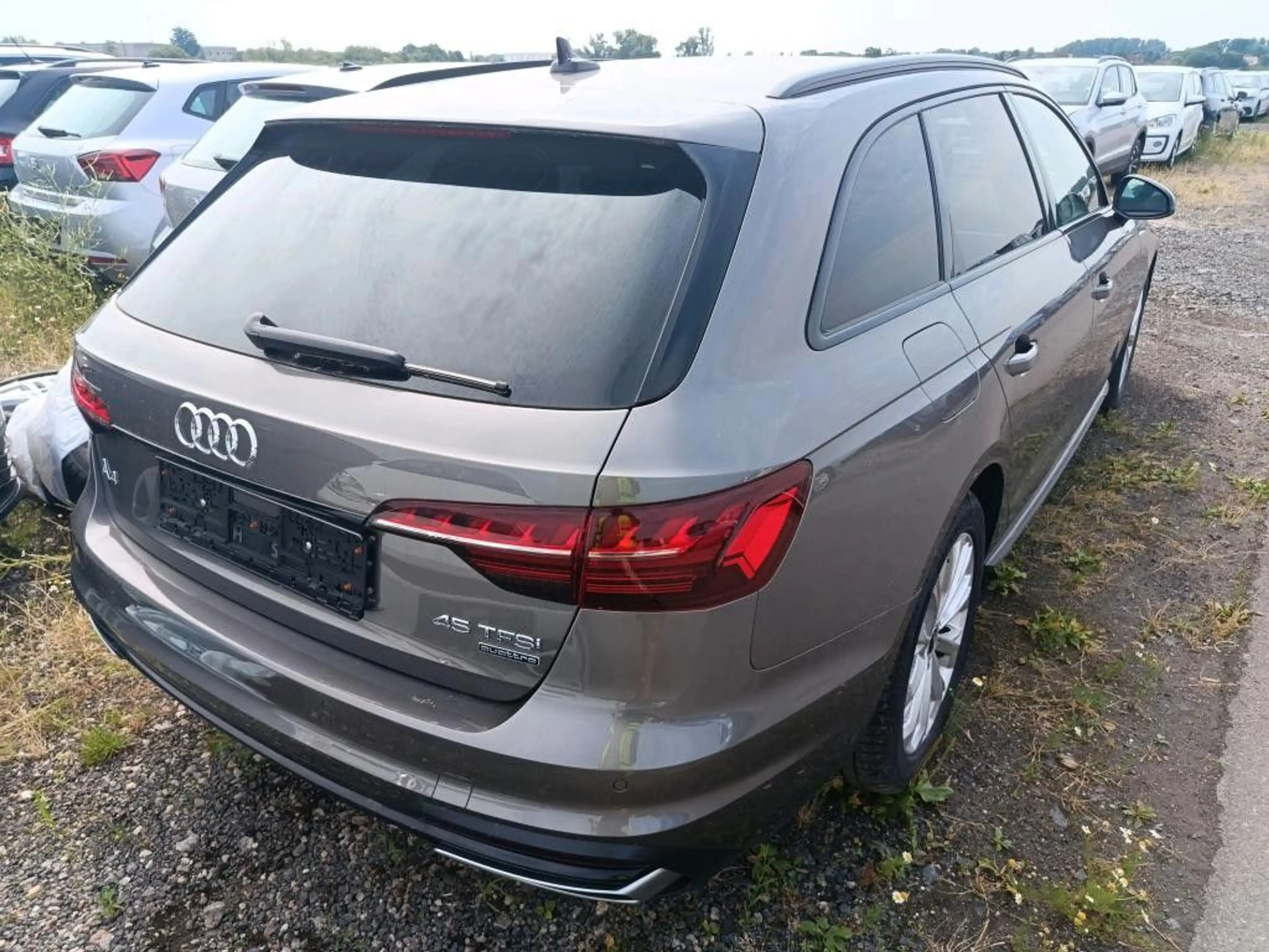 Audi A4 Avant 45 TFSI quattro Navi ACC RearView LED — photo 4
