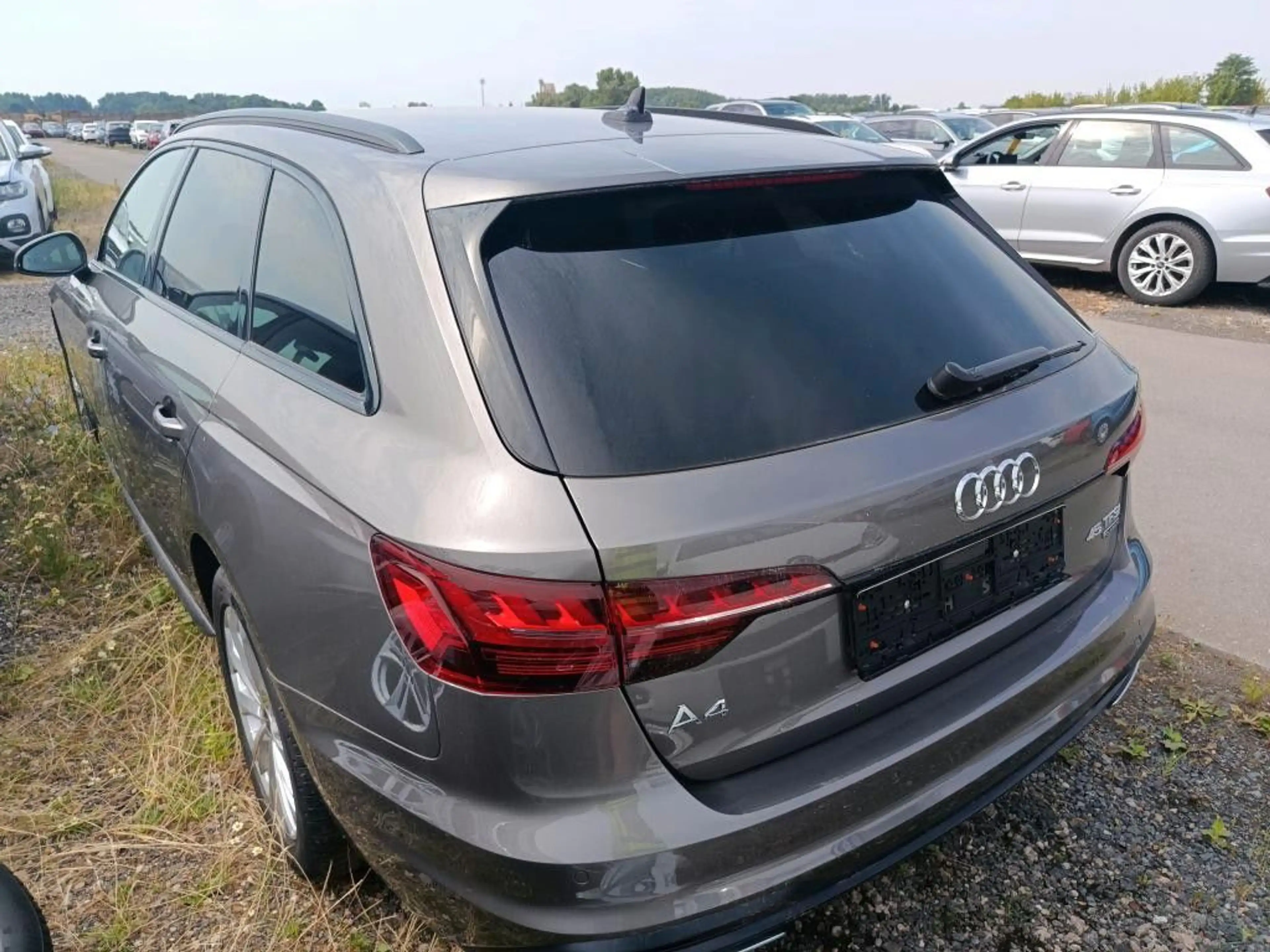 Audi A4 Avant 45 TFSI quattro Navi ACC RearView LED — photo 3
