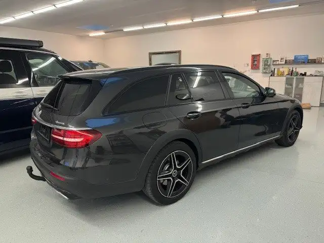 Mercedes-Benz E 400 E 400 d 4Matic All-Terrain Avantgarde Line
