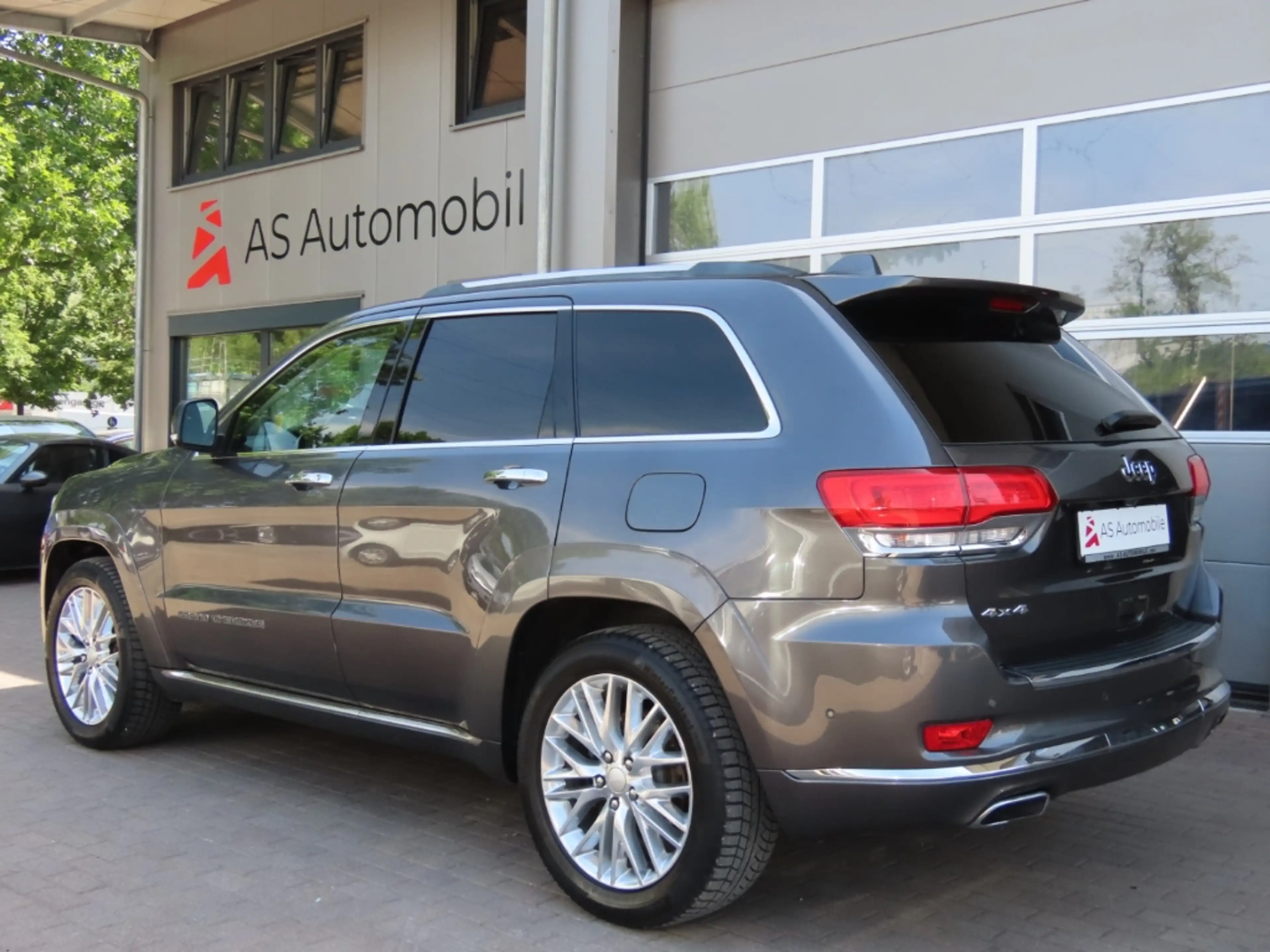 Jeep Grand Cherokee 3.0 CRD Summit ACC*Pano*Memory — photo 4