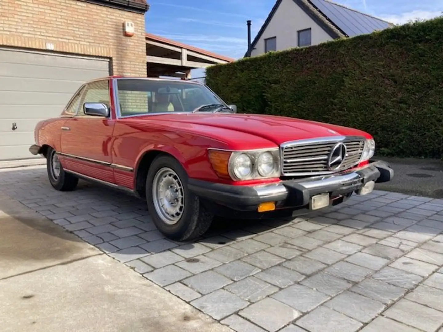 Mercedes-Benz SL 380 R 107 Roşu - 1
