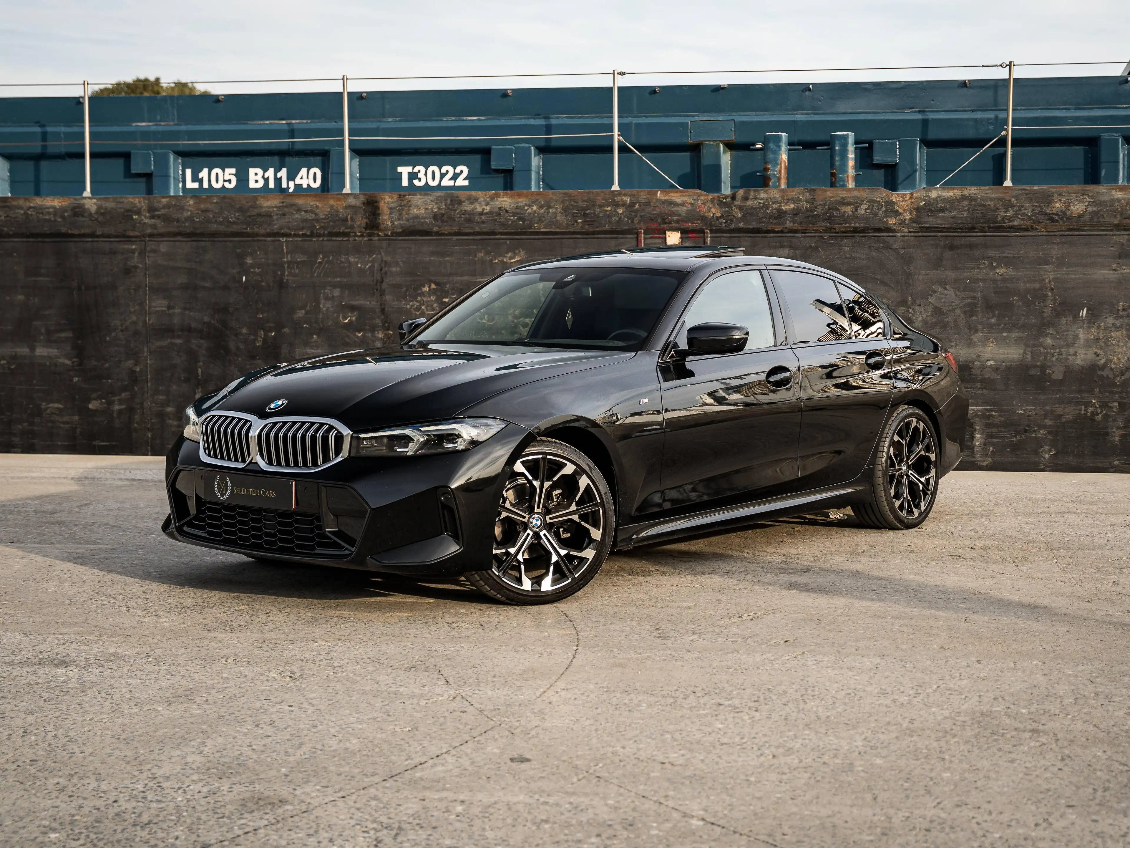 BMW 318 i*PACK M*FACELIFT*LED*HUD*TOIT OUVRANT*