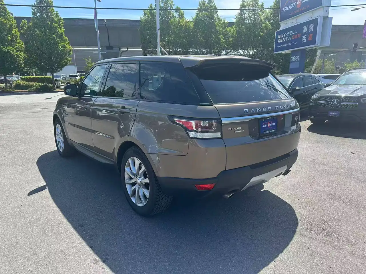 Land Rover Range Rover Sport снимка Land Rover Range Rover Sport