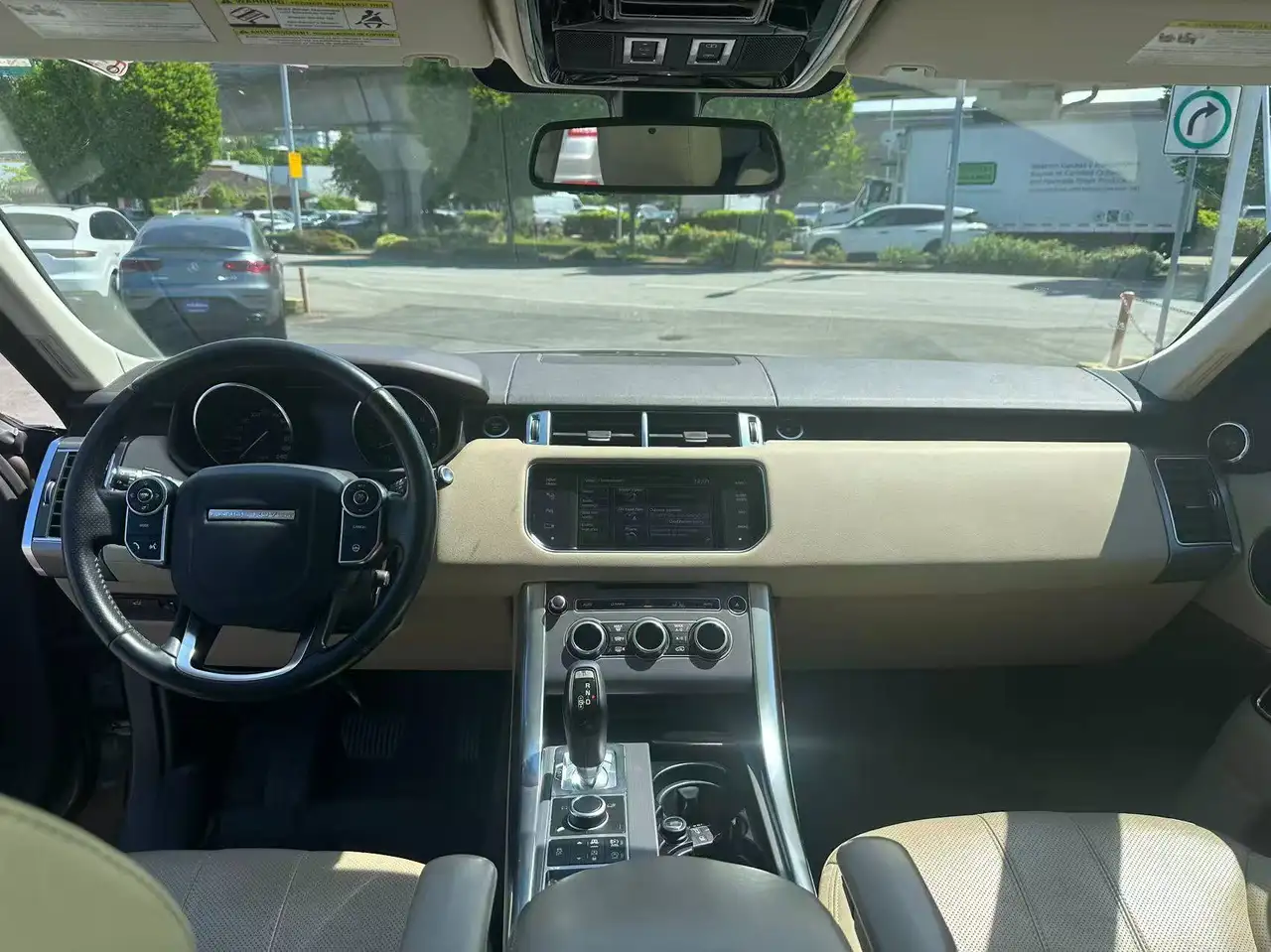 Land Rover Range Rover Sport снимка Land Rover Range Rover Sport