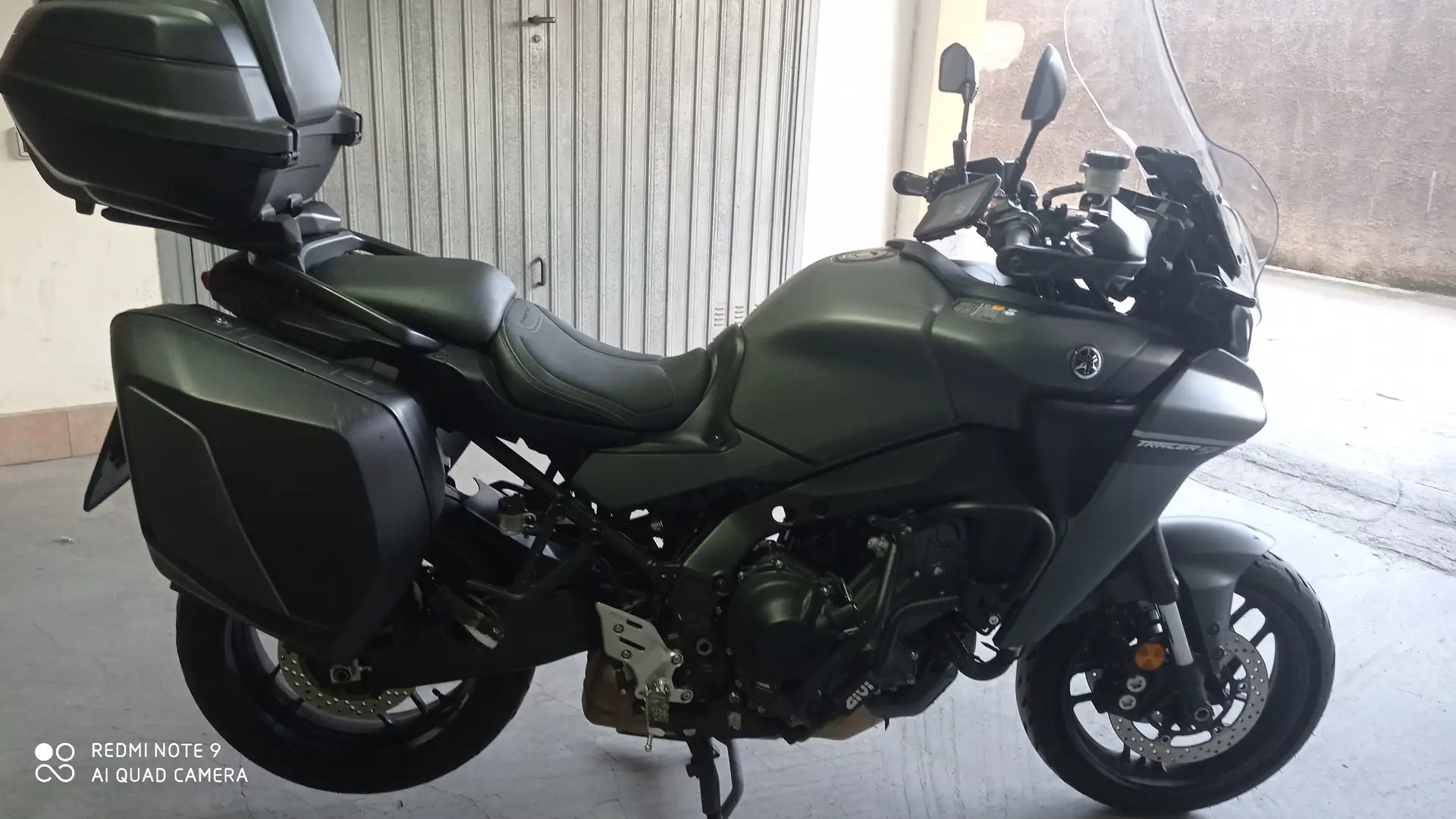 Yamaha MT-09 Grigio - 1