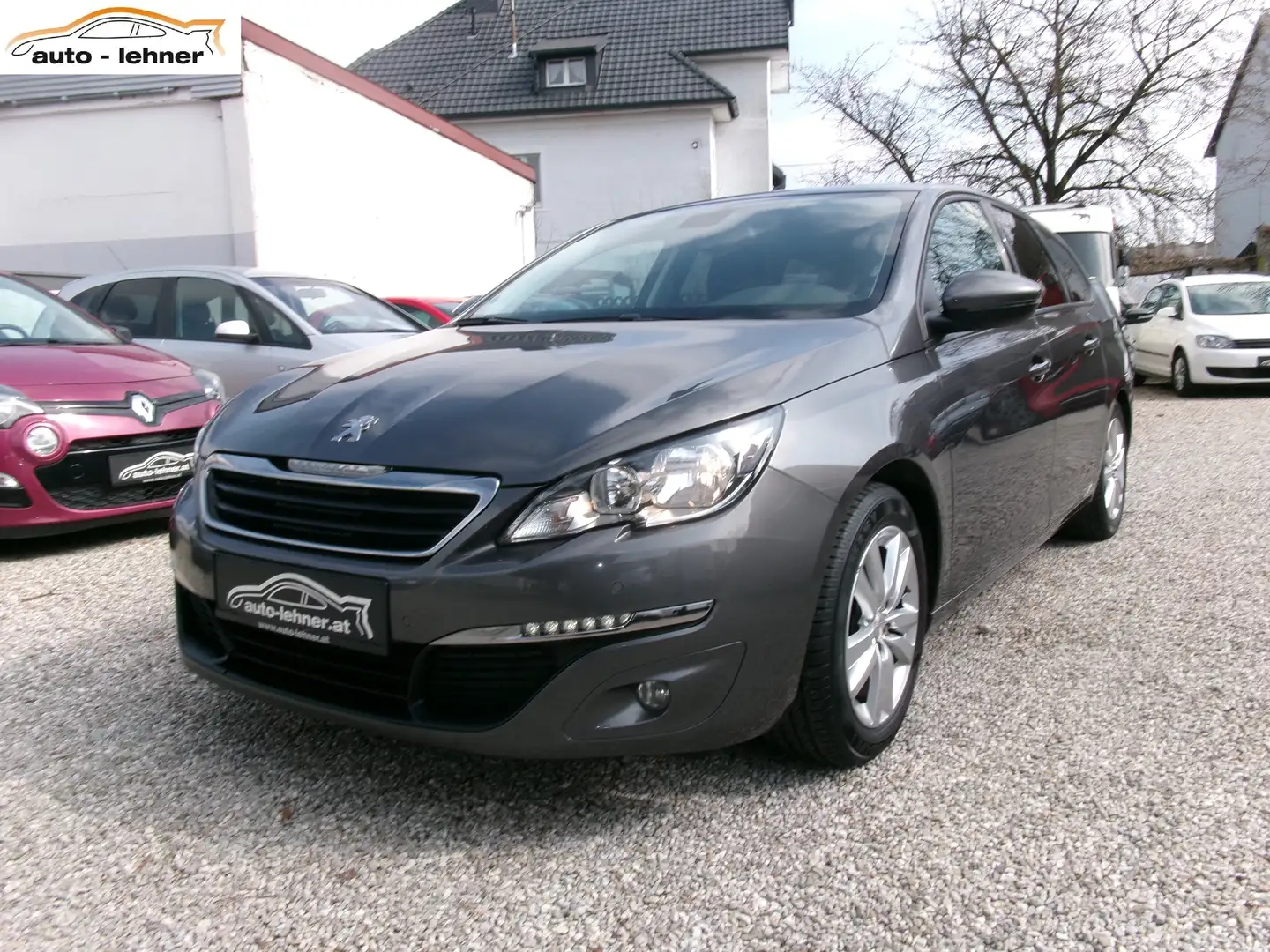 Peugeot 308 SW 1,6 BlueHDi 120 S Grau - 1