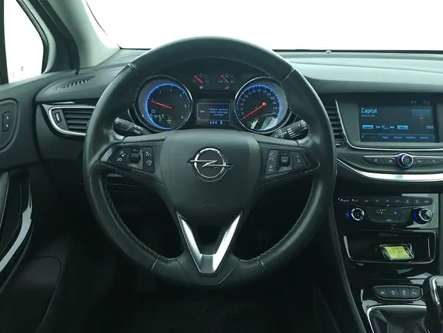 Opel Astra view 11
