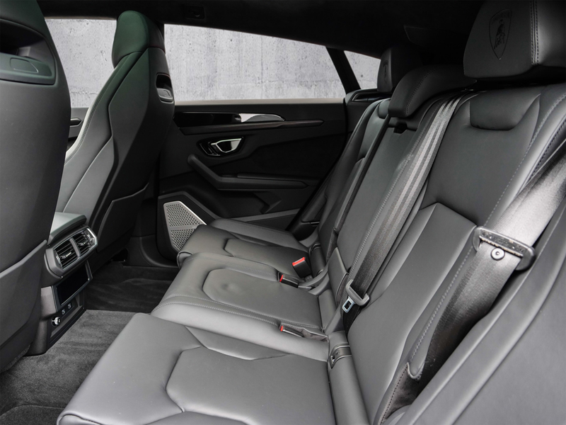 Lamborghini Urus S Nero Helene, Park Assistance Package — photo 13
