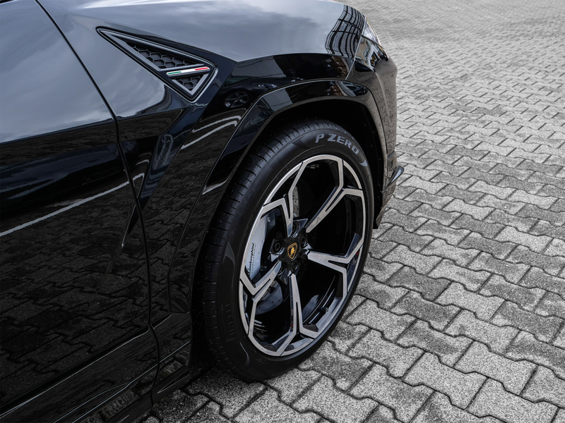 Lamborghini Urus S Nero Helene, Park Assistance Package — photo 11
