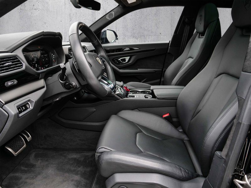 Lamborghini Urus S Nero Helene, Park Assistance Package — photo 8