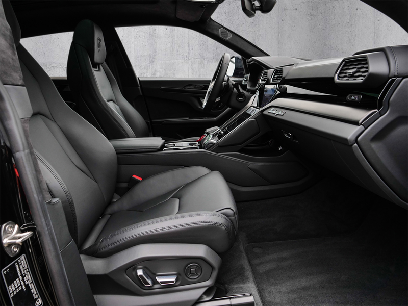 Lamborghini Urus S Nero Helene, Park Assistance Package — photo 6