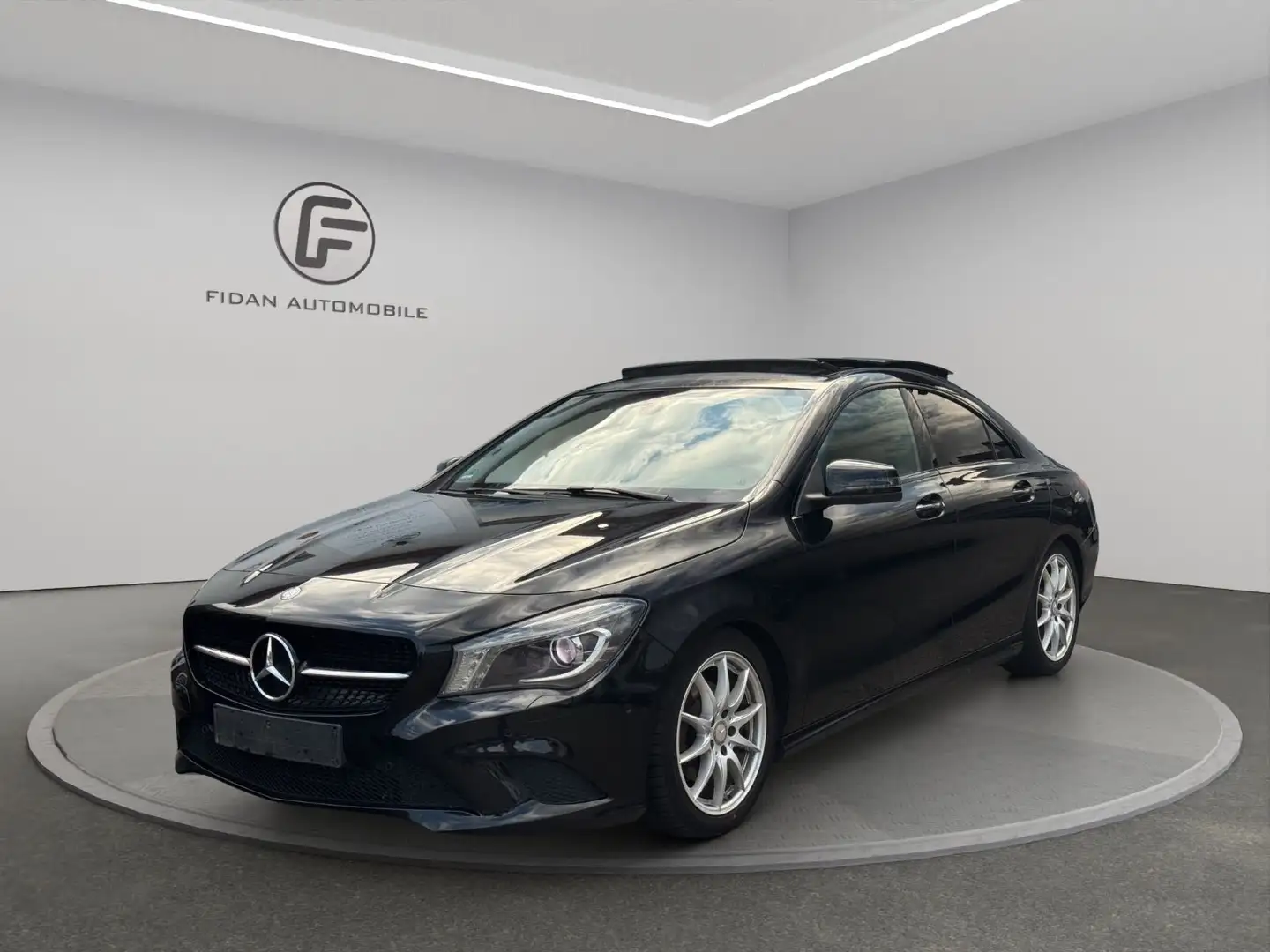 Mercedes-Benz CLA 180 *Pano*Night*Xenon*Navi*PDC*Klima*Sitzheiz Schwarz - 1