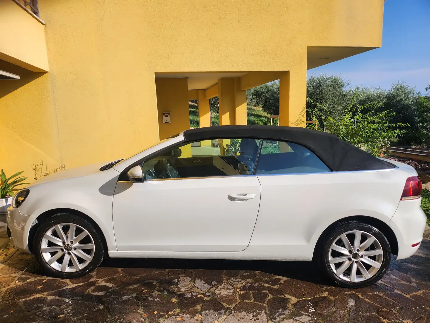 Volkswagen Golf Golf VI 2008 CabrioCabrio 1.6 tdi 105cv Bianco - 2