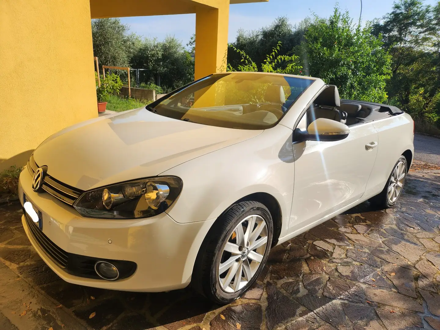 Volkswagen Golf Golf VI 2008 CabrioCabrio 1.6 tdi 105cv Bianco - 1
