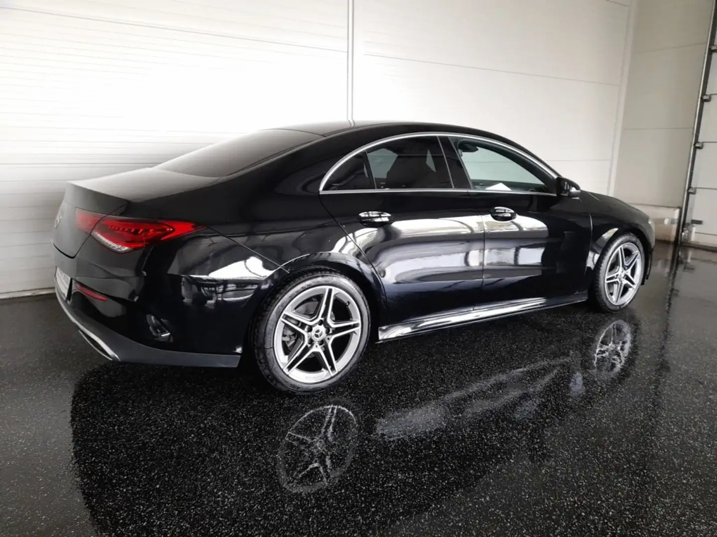 Mercedes-Benz CLA 200 CLA Coupé AMG-LINE 200 Aut. *HIGH PERF LED / NAVI / VIRTUELL / VOLLEDER / KAMERA / VZ-ERKENNUNG / KEYLESS* Schwarz - 2