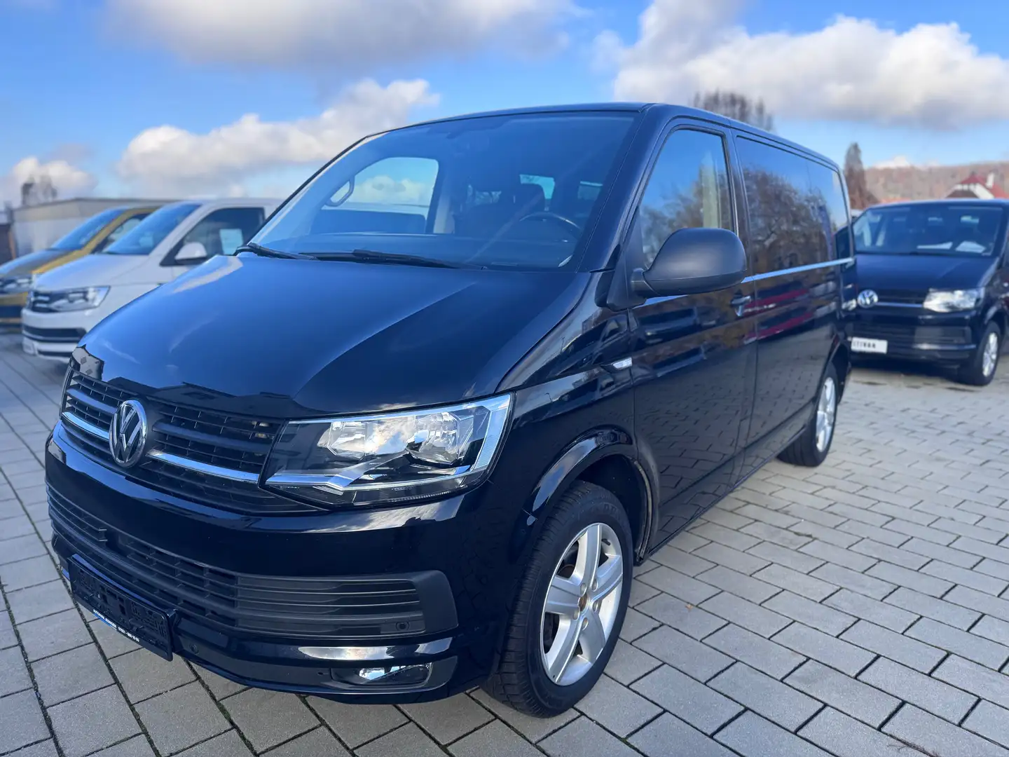 Volkswagen T6 Multivan Multivan DSG/150PS/Navi/Kamera/ACC/AHK/7-Sitzer Schwarz - 1