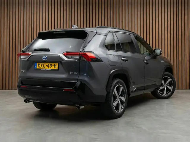 Toyota RAV4 view 6