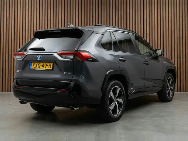 Toyota RAV4 view 5