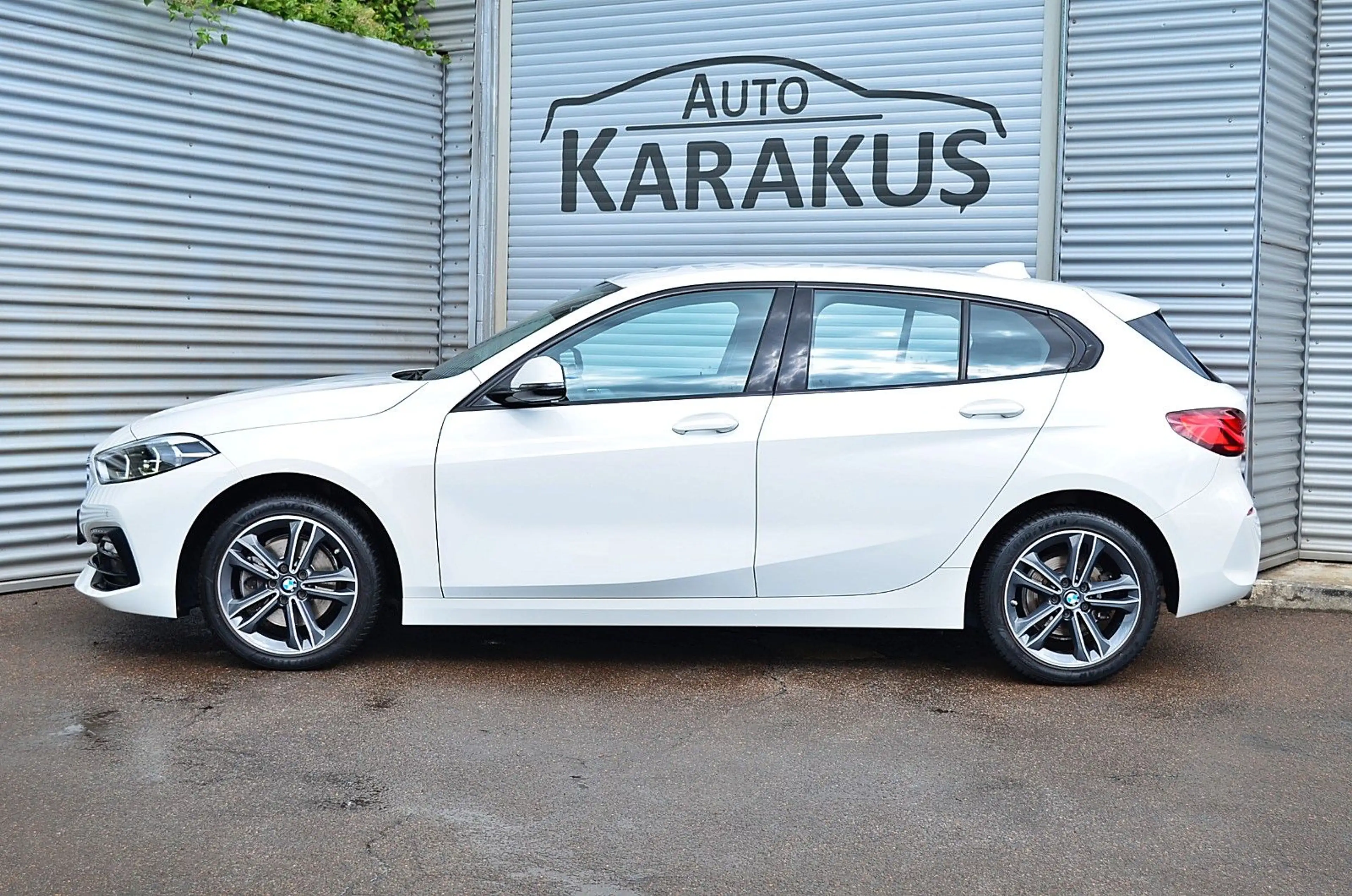 BMW 118 i Sport Line "Navi/Live/CarPlay/Autom./S.H" — photo 5