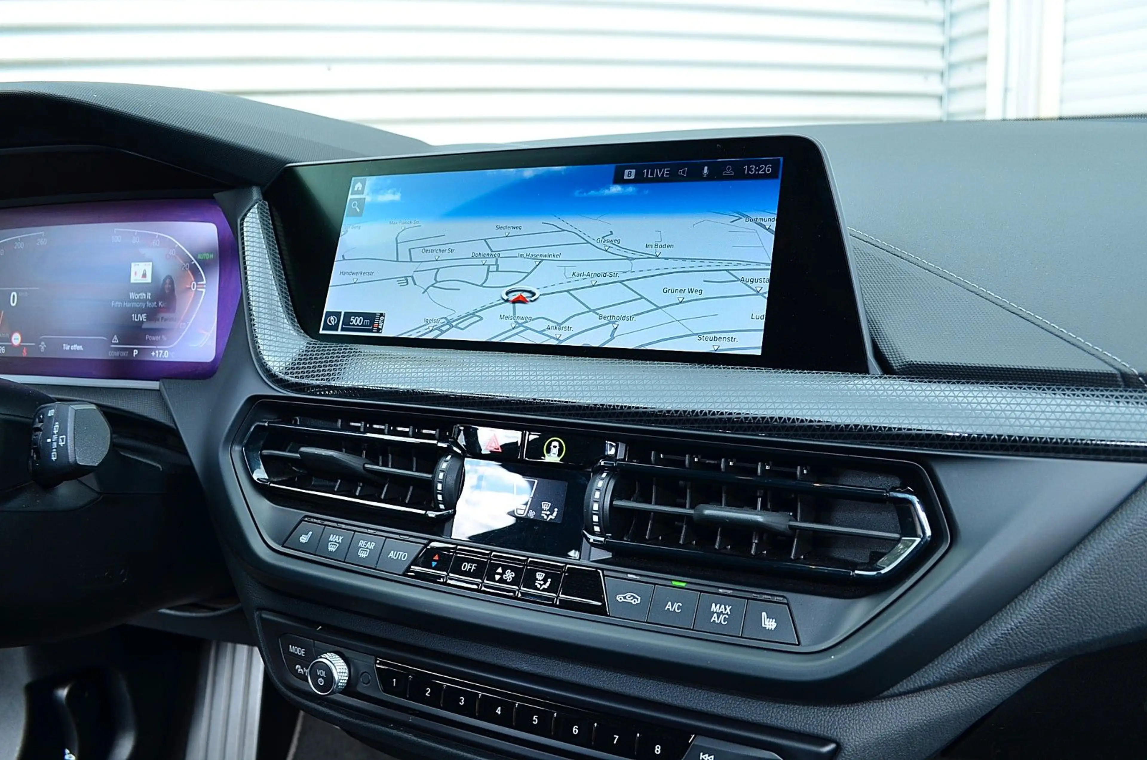 BMW 118 i Sport Line "Navi/Live/CarPlay/Autom./S.H" — photo 13