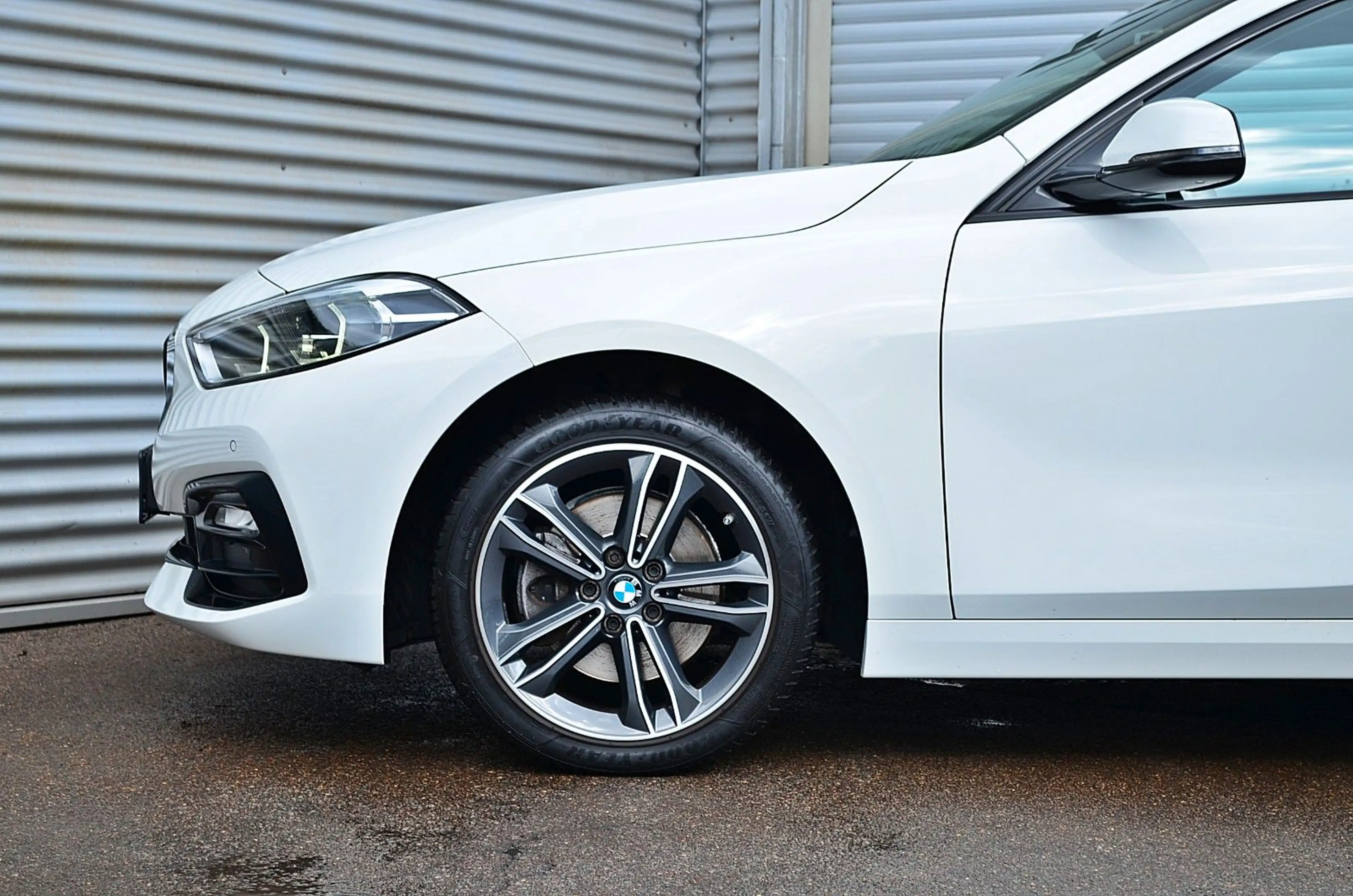 BMW 118 i Sport Line "Navi/Live/CarPlay/Autom./S.H" — photo 6