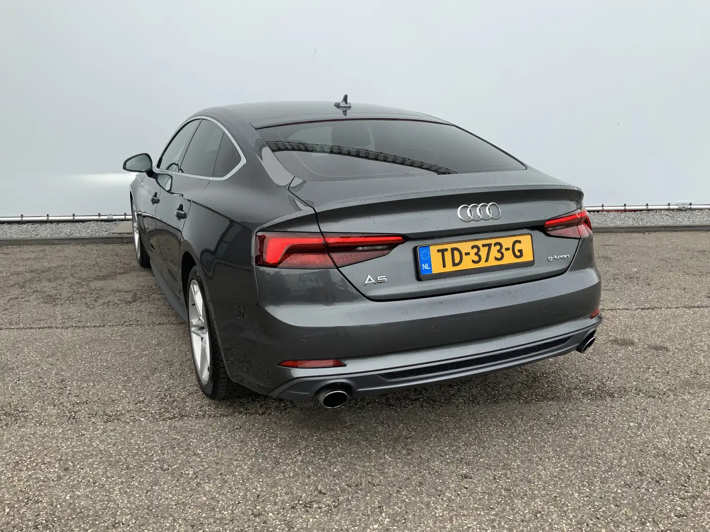 Audi A5 Sportback 2.0 TFSI g-tron Sport 2 x S-line edition Grijs - 2