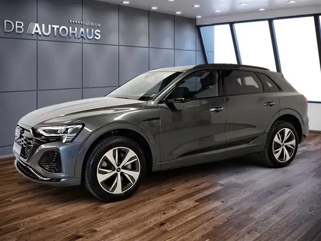 Audi Q8 e-tron 55 S line quattro