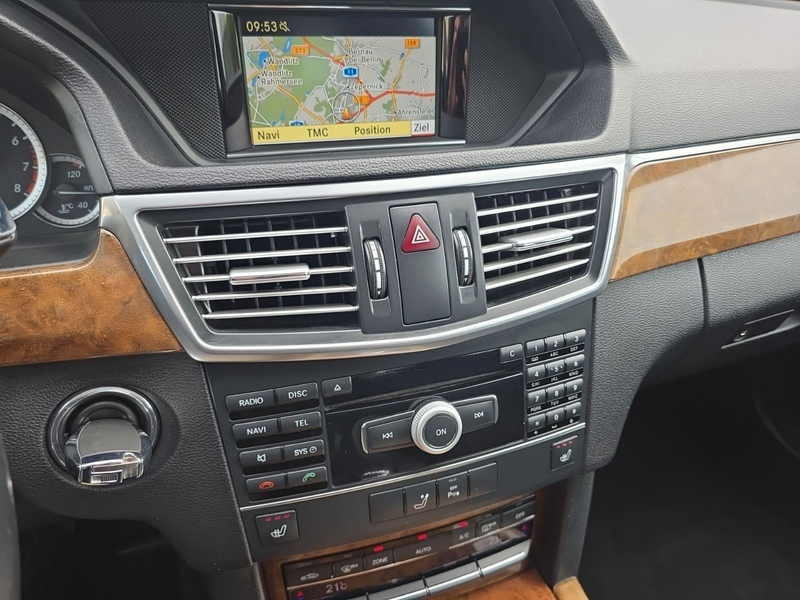 Mercedes-Benz E 350 CGI Limousine 1 Hand Scheckheft — photo 13