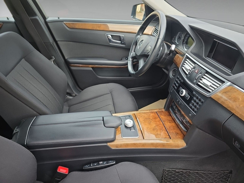Mercedes-Benz E 350 CGI Limousine 1 Hand Scheckheft — photo 4