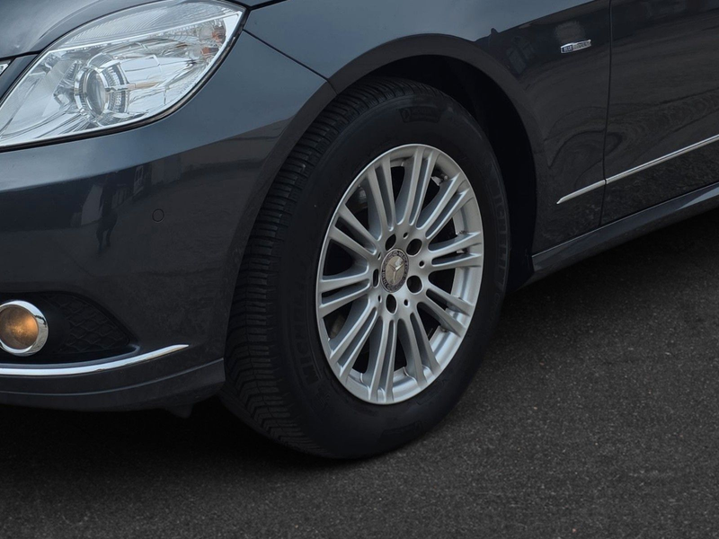 Mercedes-Benz E 350 CGI Limousine 1 Hand Scheckheft — photo 10