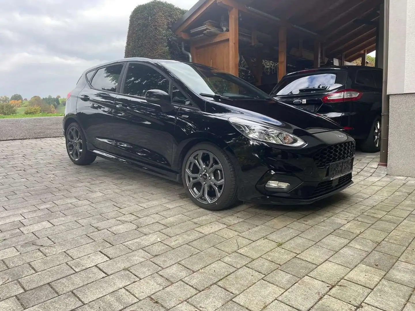Ford Fiesta Fiesta Active 1,0 EcoBoost Start/Stop Active Schwarz - 2