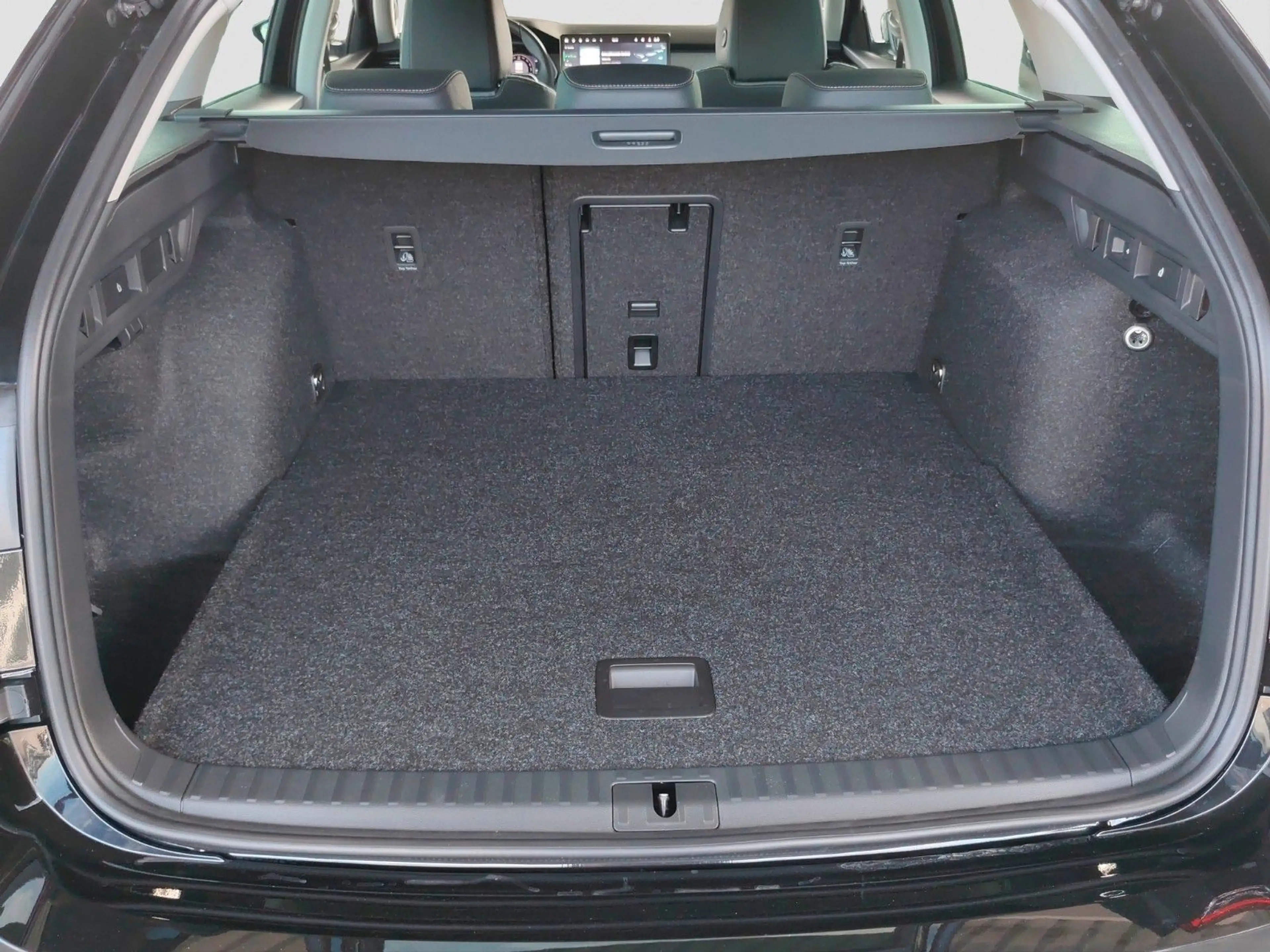 Skoda Octavia Combi 2.0TDI 110kW Selection AHK ACC LED — photo 14