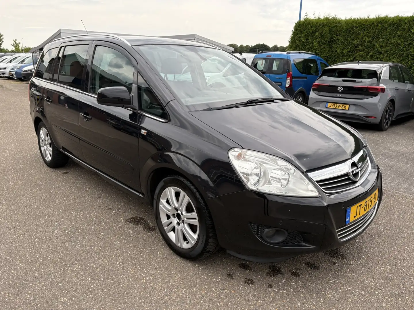 Opel Zafira 1.6 Executive LICHTE BESCHADIGINGEN (Airco, Naviga Zwart - 1