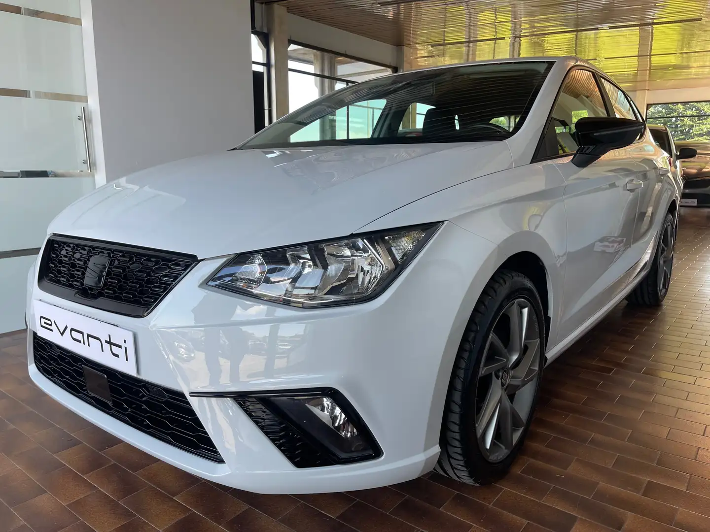 SEAT Ibiza 1.6 tdi BLACK EDITION/GOMME NUOVE/APPLE C.PLAY Bianco - 2