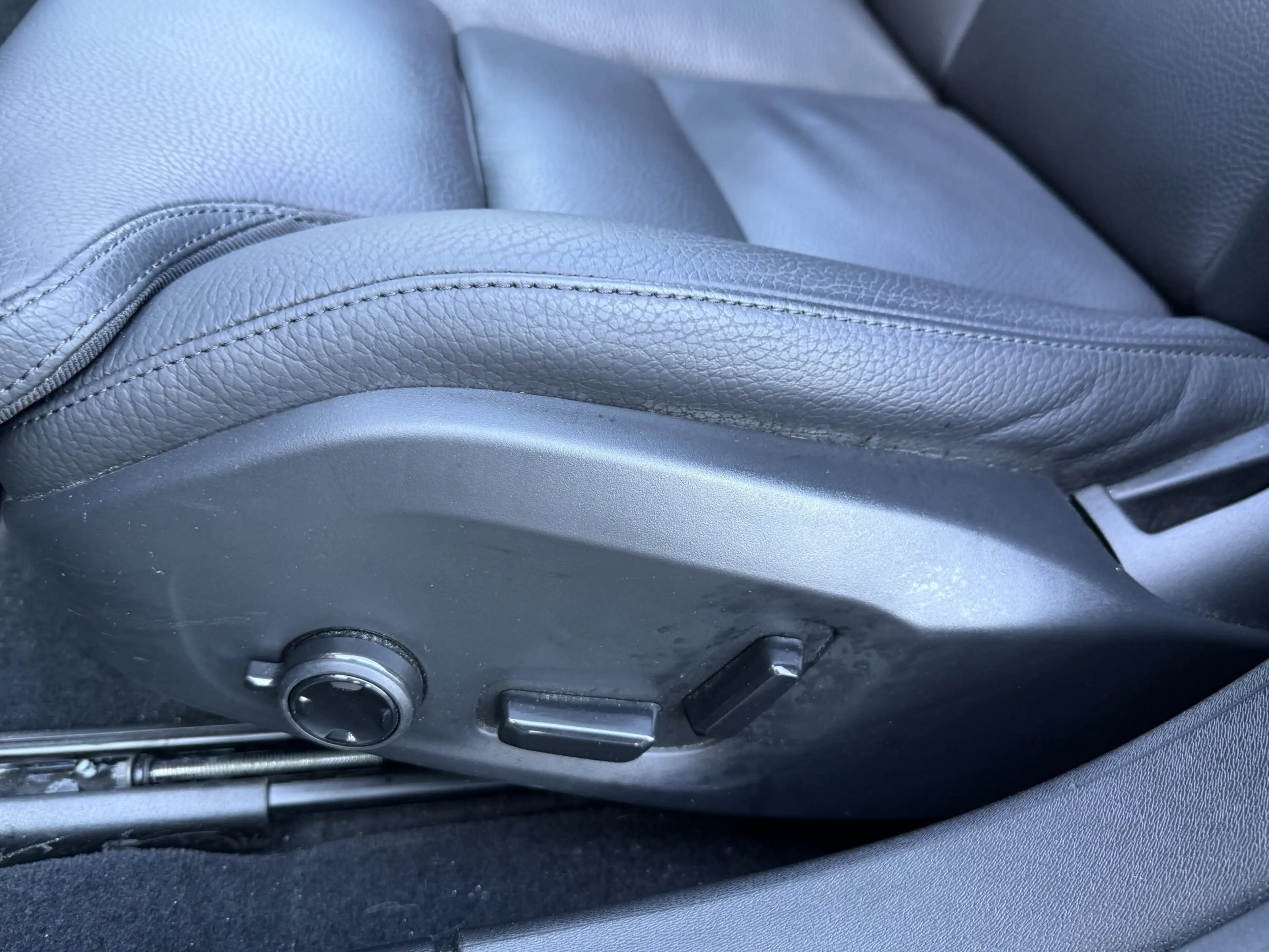 Volvo V90 2.0 T6 Plug-in hybrid AWD Plus Dark — photo 37