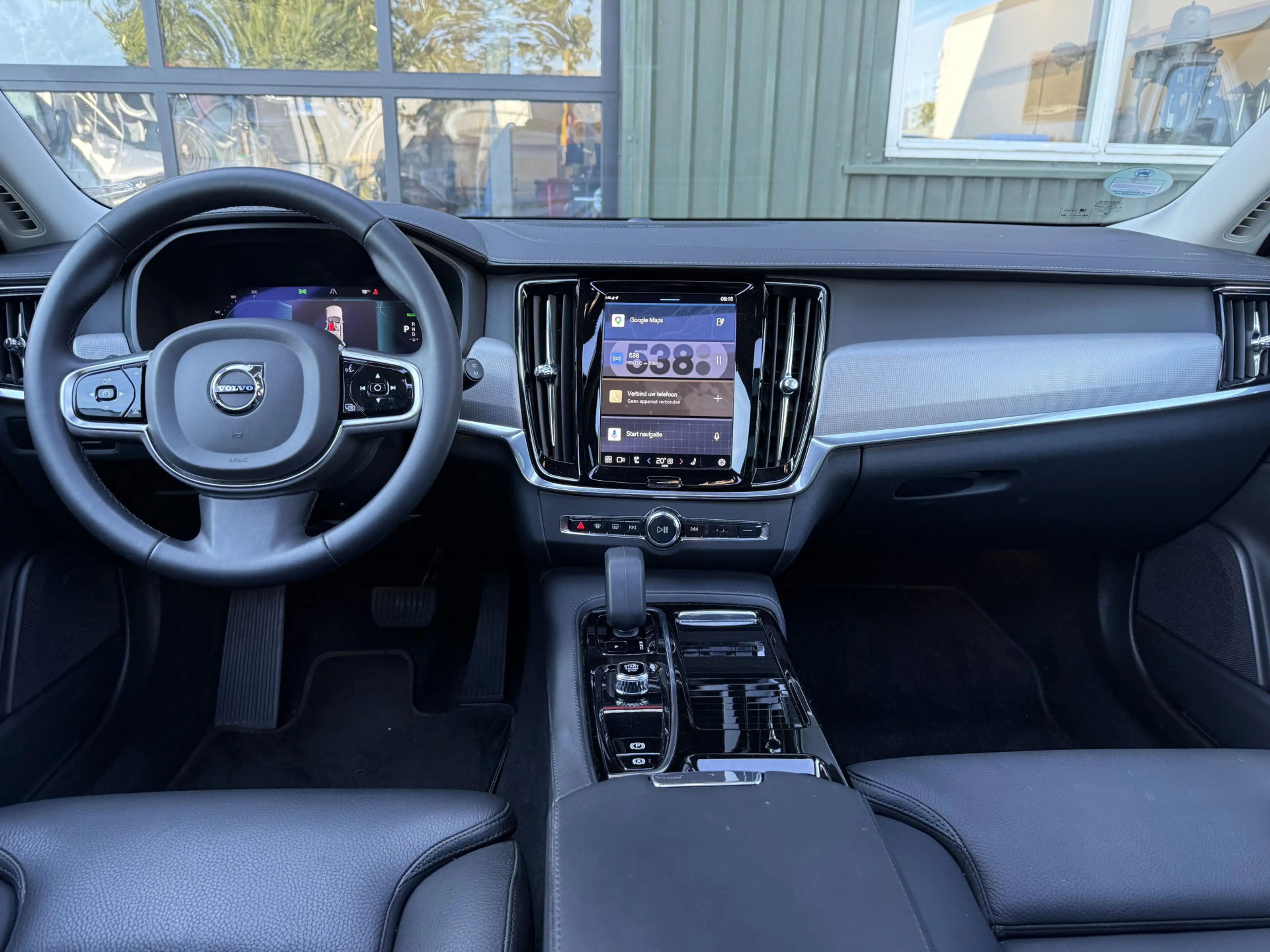Volvo V90 2.0 T6 Plug-in hybrid AWD Plus Dark — photo 5