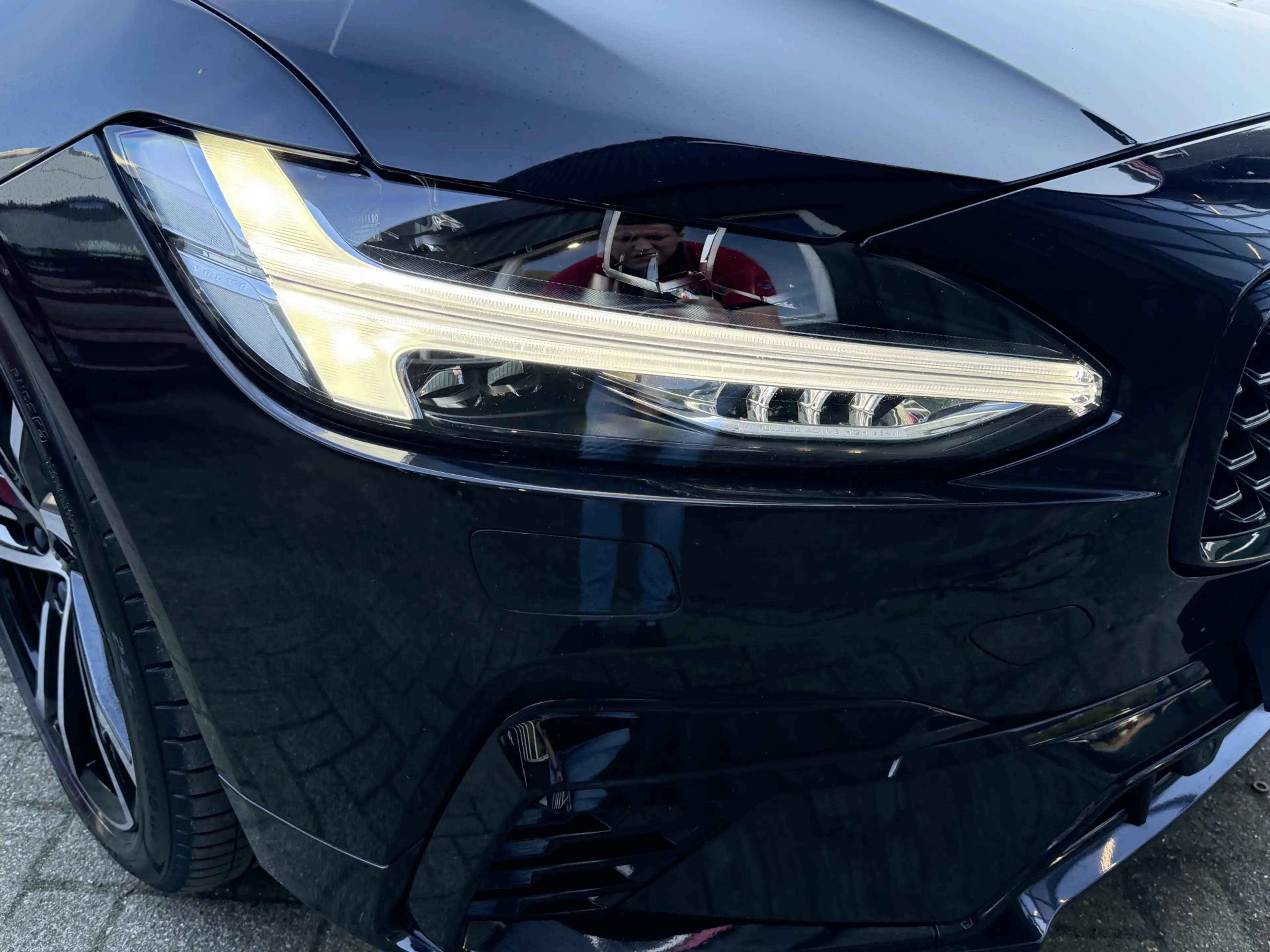Volvo V90 2.0 T6 Plug-in hybrid AWD Plus Dark — photo 40