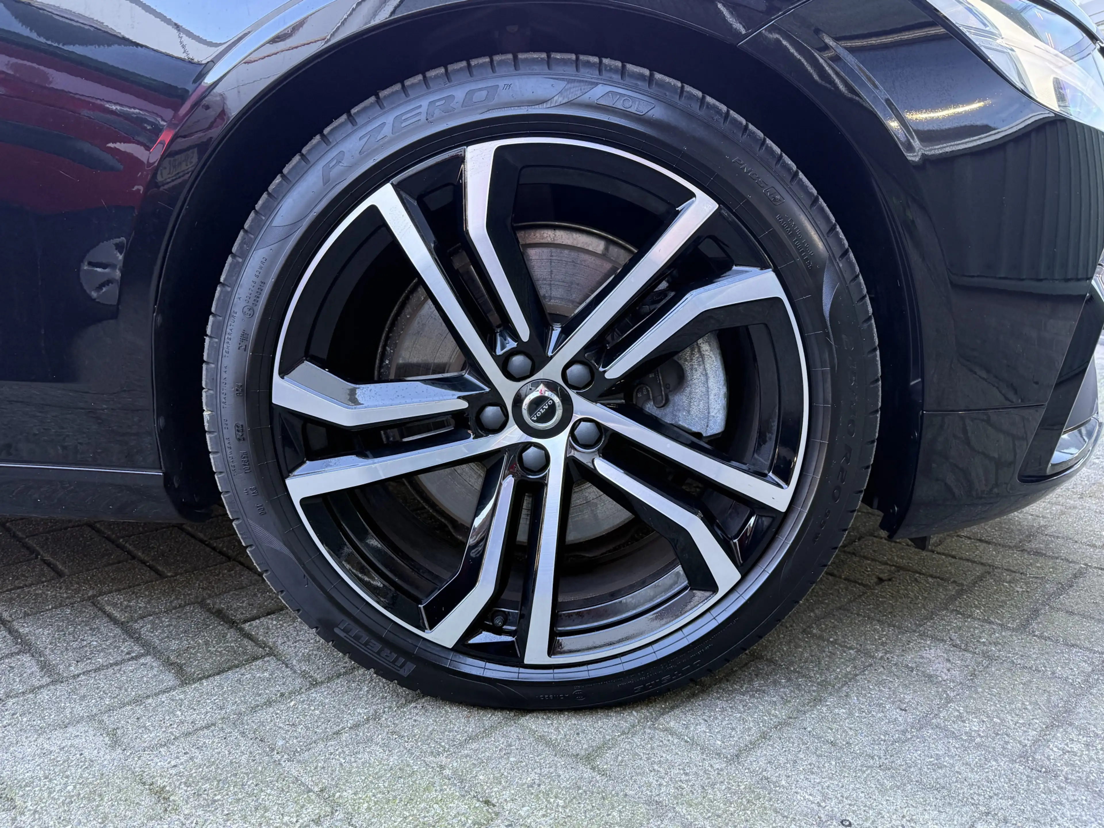 Volvo V90 2.0 T6 Plug-in hybrid AWD Plus Dark — photo 7