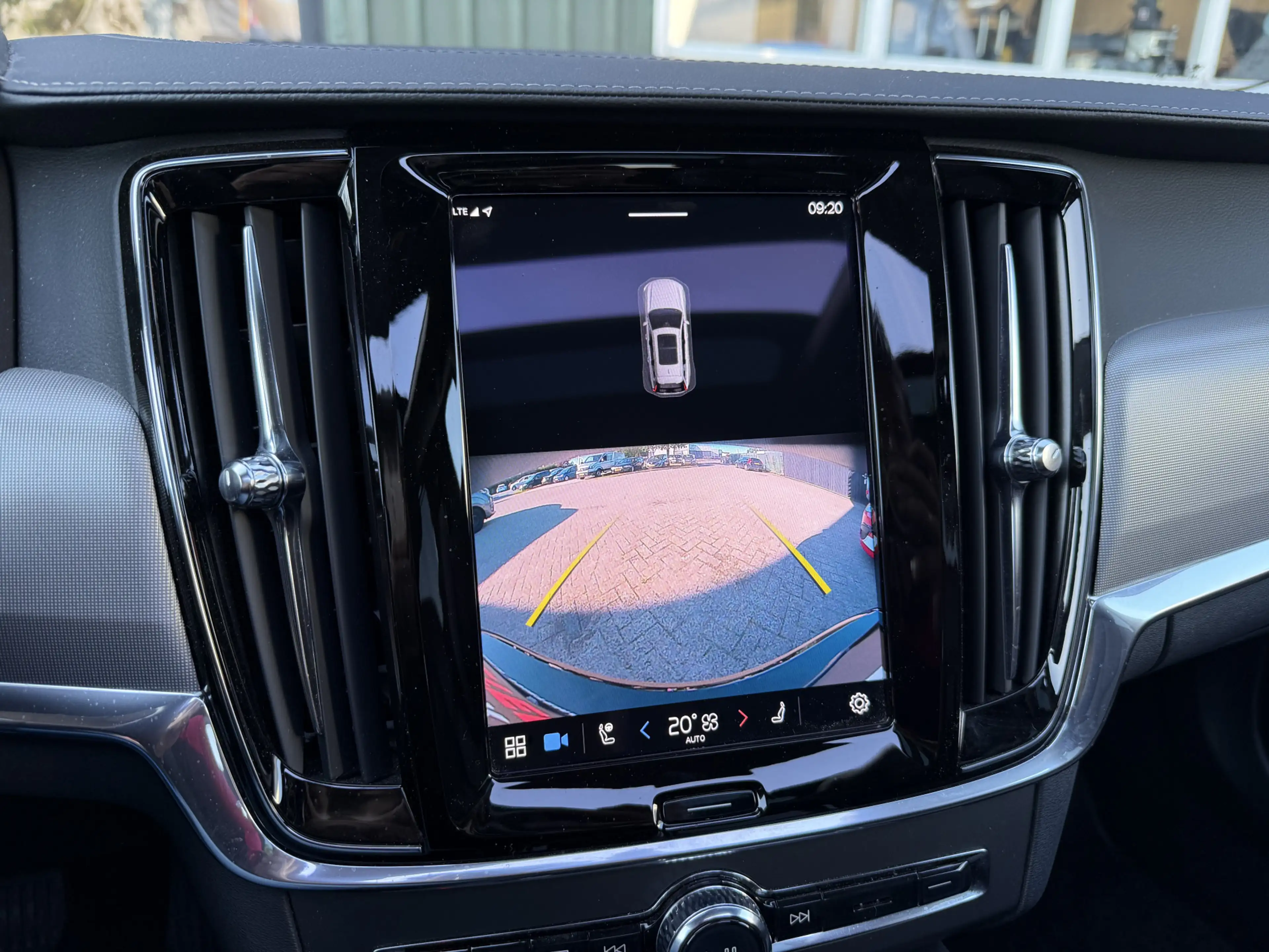Volvo V90 2.0 T6 Plug-in hybrid AWD Plus Dark — photo 29
